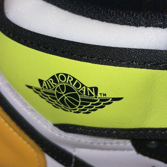 NWB - Air Jordan 1 Retro High OG GS - 7y - Picture 10 of 11